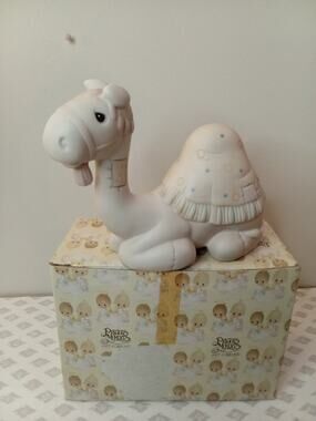 Precious Moments CAMEL 1982 RETIRED Figurine E-2363 WB